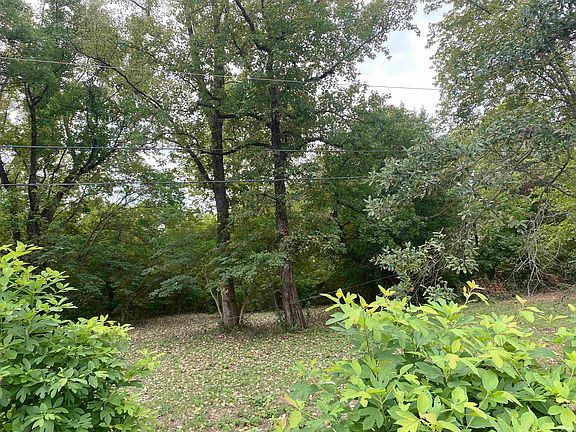2nd image of 1931 E Diamond Ave