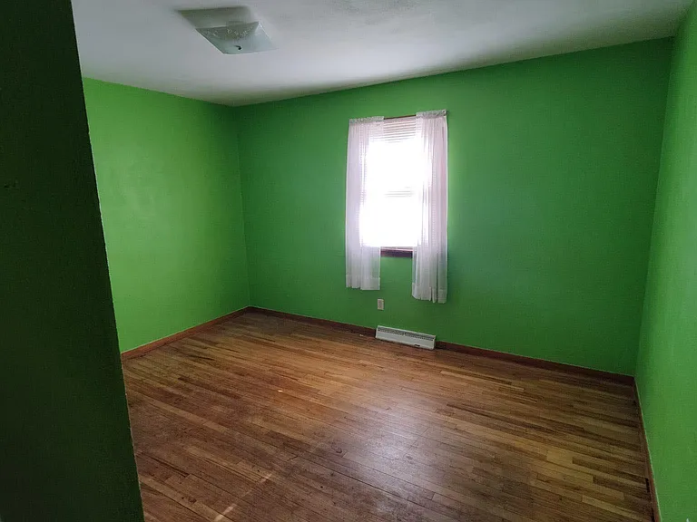 20 Marilyn Ave — Photo 3