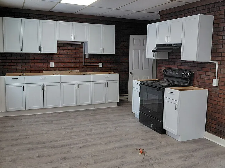 1328 Main St — Photo 2