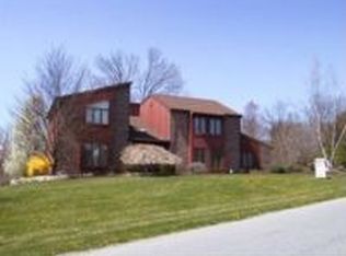 20 Scotland Dr, Reading, PA 19606