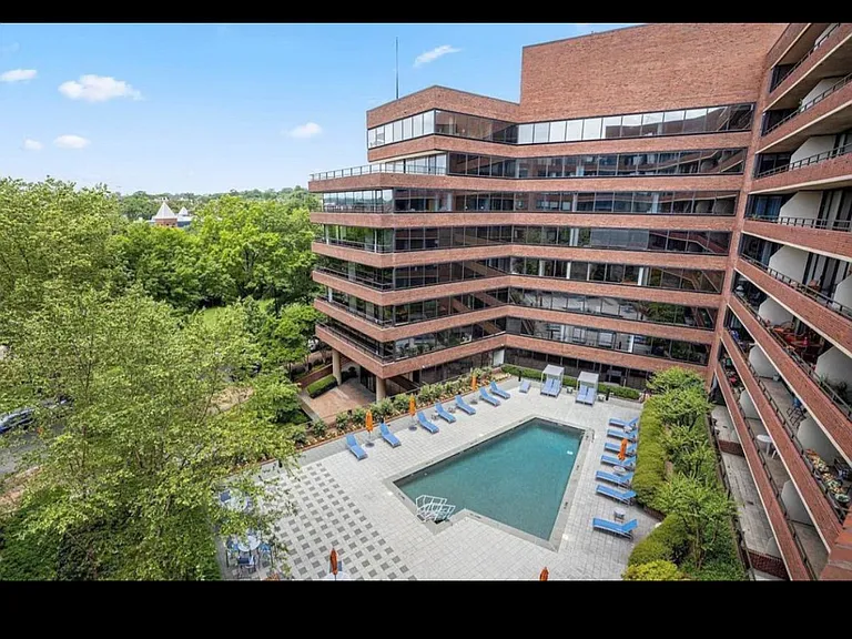 2555 Pennsylvania Ave NW #1019 — Photo 15