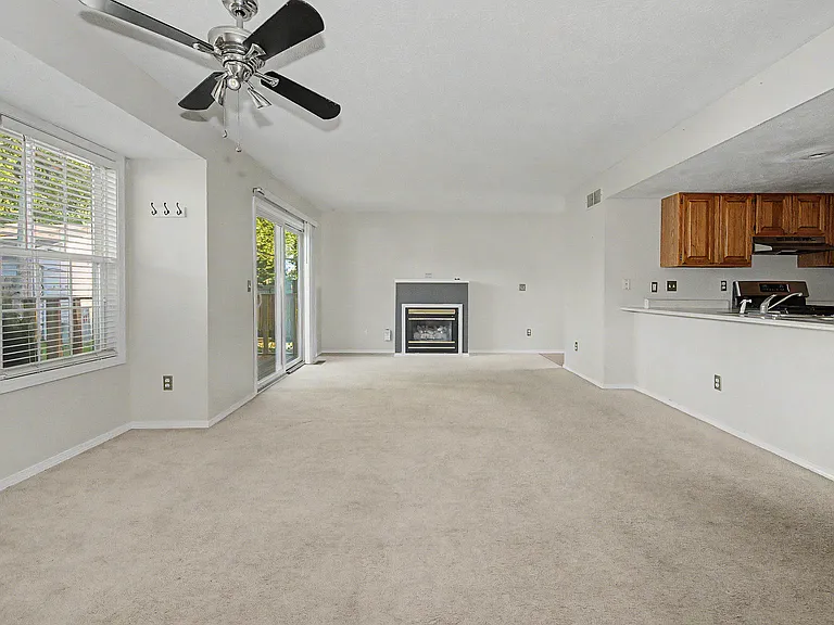 1004 Doral Dr — Photo 13