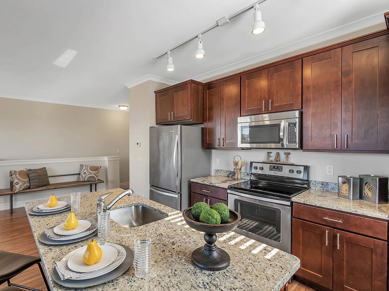 Centerra Pointe — Photo 3