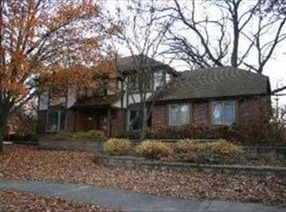 973 Chapel Ct S, Glen Ellyn, IL 60137