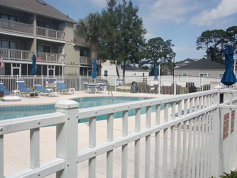1870 Auburn Ln #20-A — Photo 4