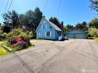 313 Centaurus Ave SW, Ocean Shores, WA 98569