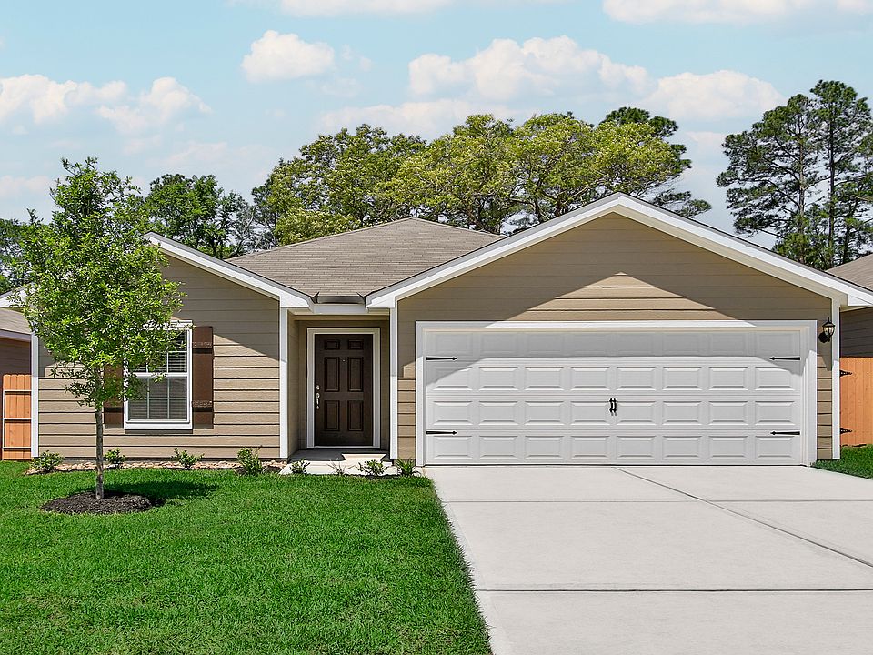This beautiful single story home has siding and front yard landscaping