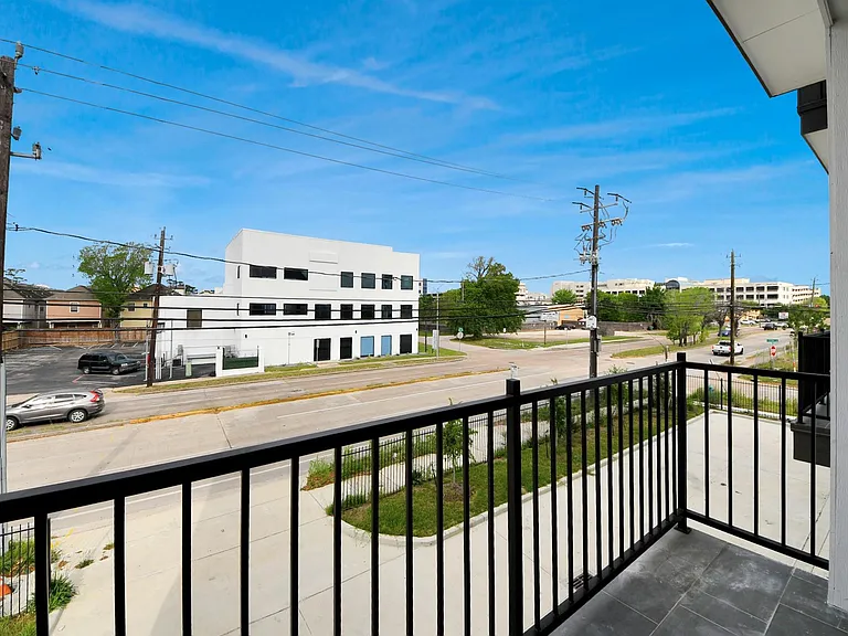 2426 Ella Blvd — Photo 12