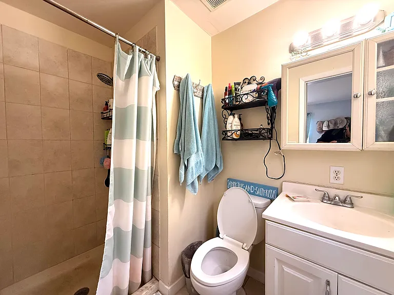 1881 SE Manth Ln — Photo 7