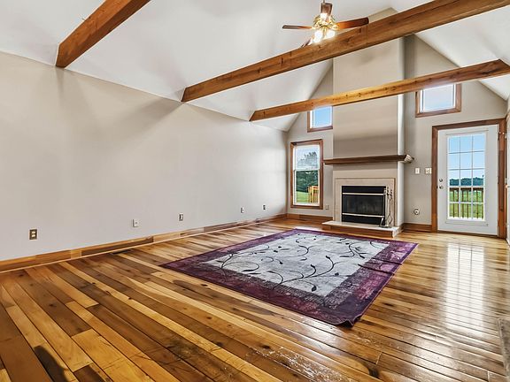 4th image of 67 Delbar Ln