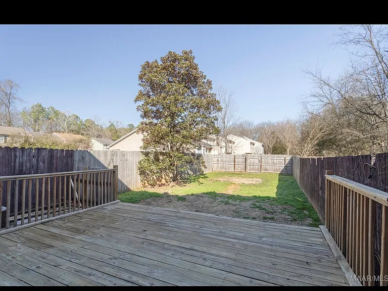 121 Willow Point Ln — Photo 10