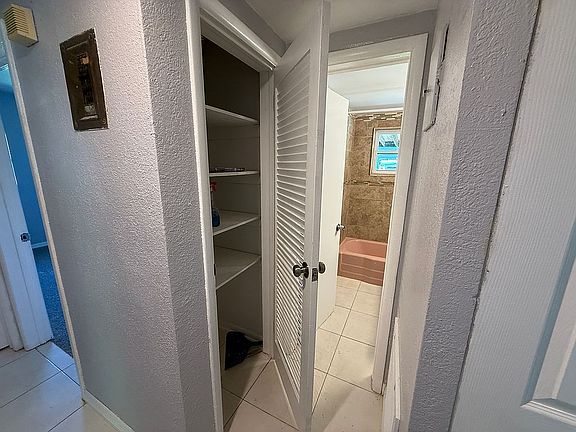 5th image of 418 Churchill Dr