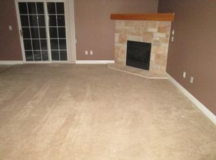 982 Spring Waters Dr, Oconomowoc, WI 53066