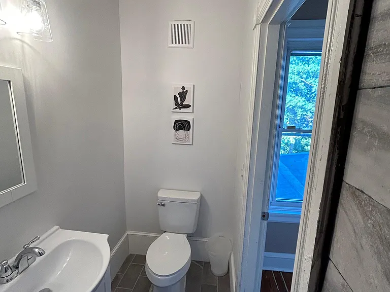 1603 W 13th St — Photo 16