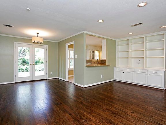 4th image of 9618 Cedardale Dr