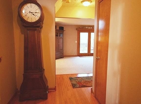 3rd image of 1590 Valley Dr