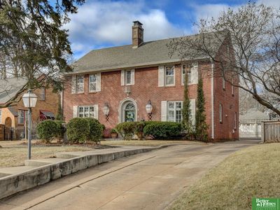 1720 N 52nd St, Omaha, NE, 68104