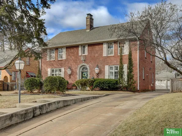 1720 N 52nd St, Omaha, NE 68104