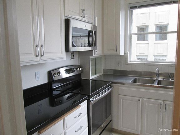 3rd image of 1310 Jones St APT 305