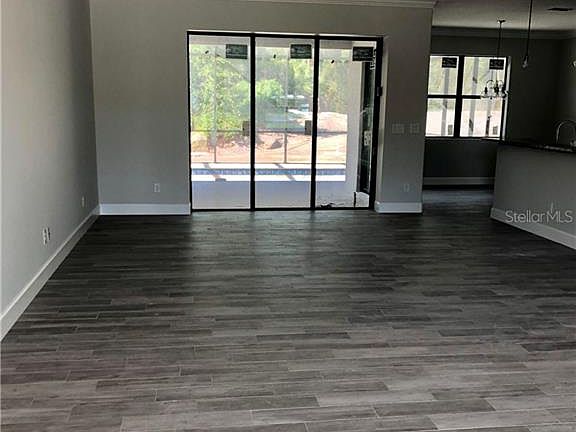 4th image of 2943 Jeannin Dr