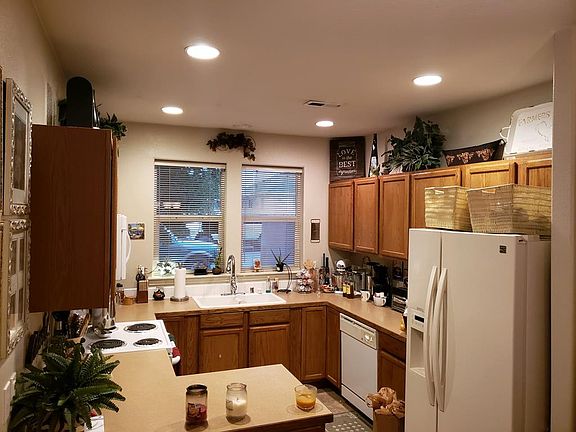4th image of 217 NW Laurella Ln