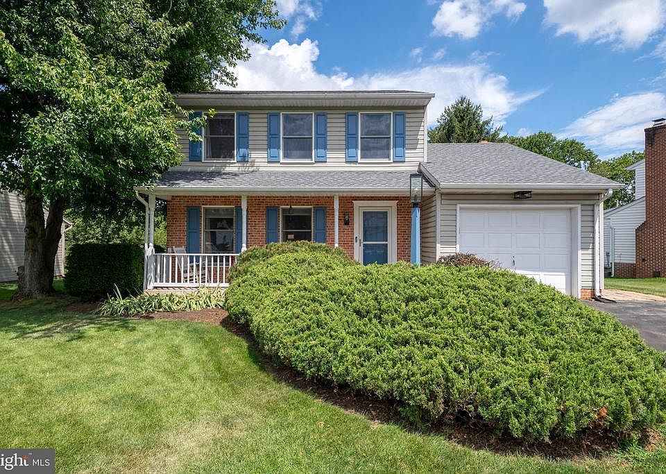 1st image of 891 Parkside Ln