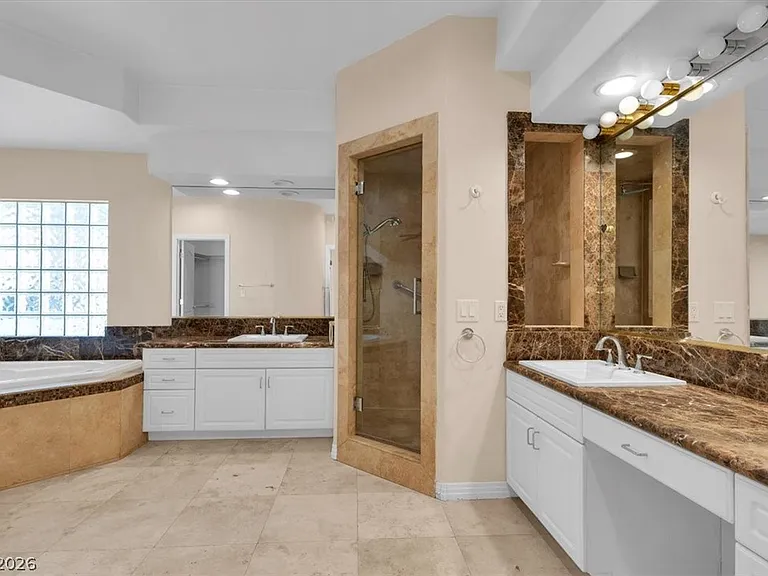 7956 Marbella Cir — Photo 9