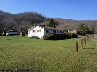 301 River Cir, Elkins, WV 26241