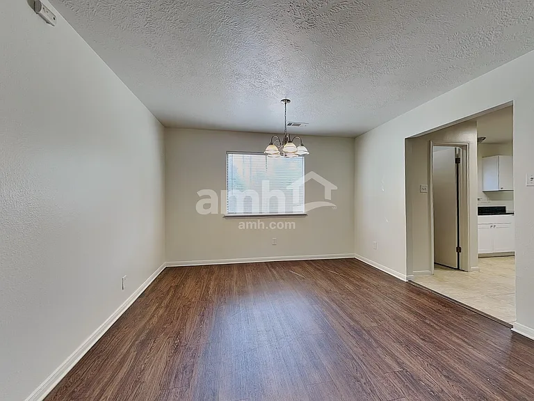 2738 Springstone Dr — Photo 6