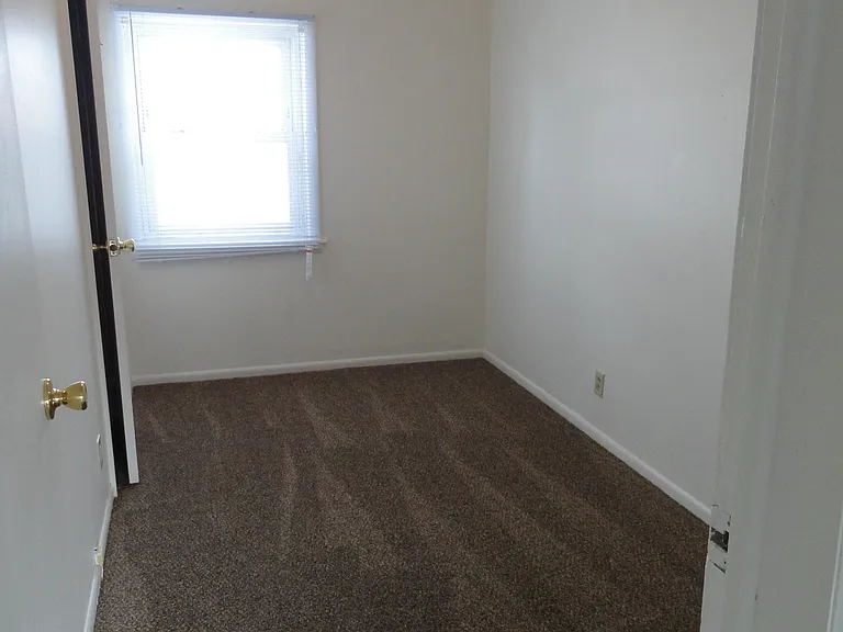 239 Harriman Ave S #UPPR — Photo 8