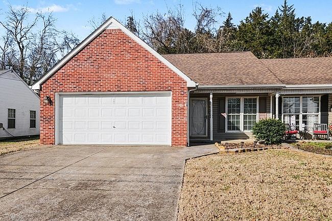 1st image of 750 Dellwood Dr