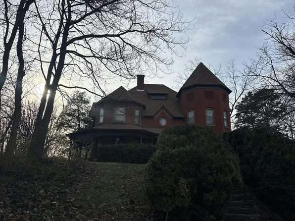 1312 Old Trenton Rd, Highland, IL 62249