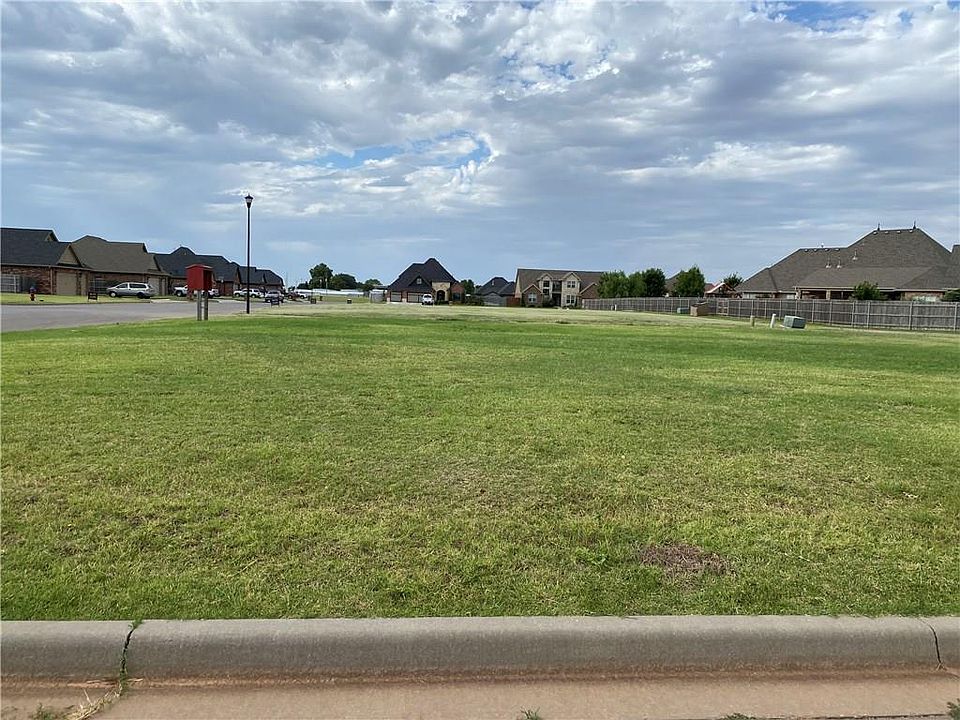 1st image of 912 Briarwood Ct Lot 50