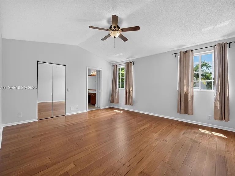 498 Cambridge Ln — Photo 22