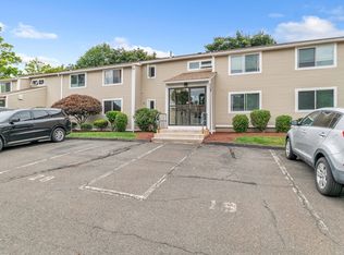38 Saint Kolbe Dr APT D, Holyoke, MA 01040