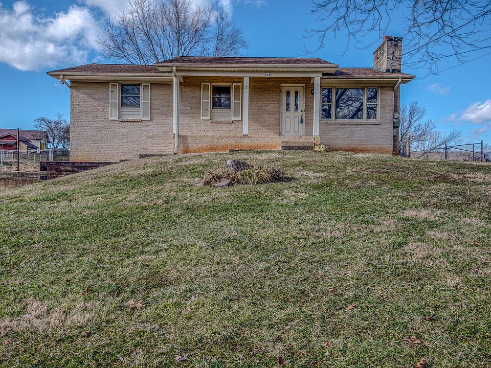 1st image of 448 Beechwood Cir