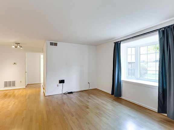 4th image of 818 S Arlington Mill Dr #4-102