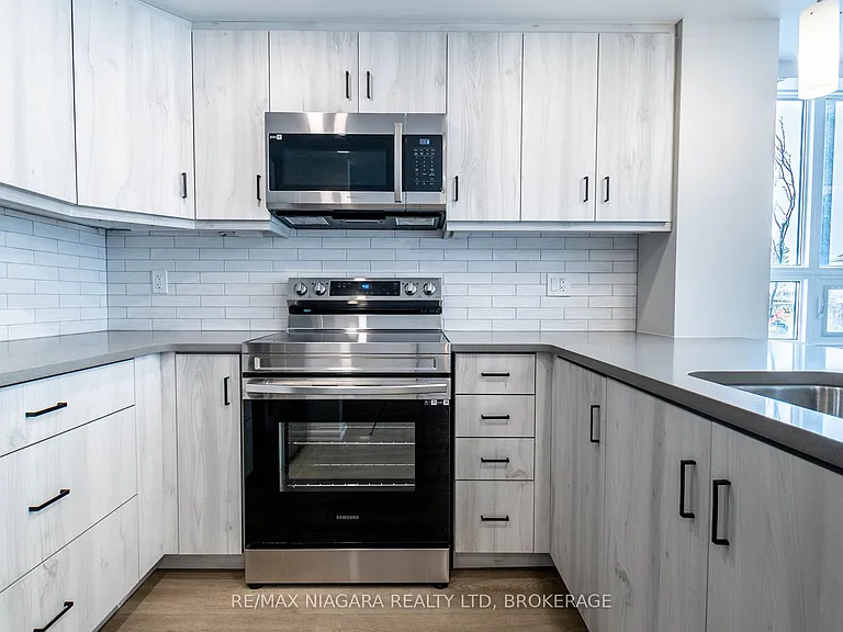 3998 Victoria Ave #111 — Photo 10