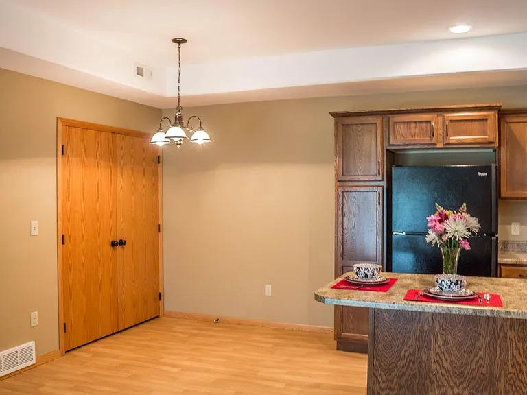 Tiyata Place Apartments — Photo 7