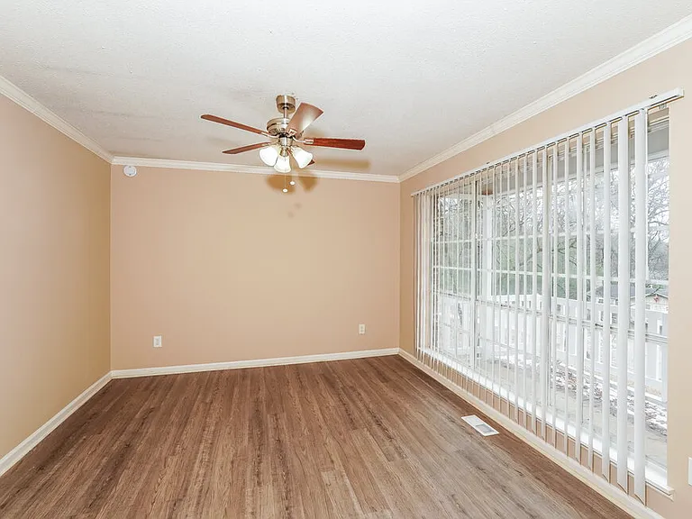5839 Brenda Dr — Photo 4