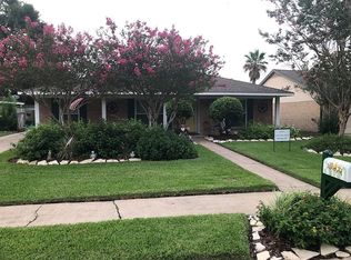 12118 Meadowhollow Dr, Meadows Place, TX 77477