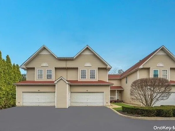 104 Larsen Drive #104, Amityville, NY 11701