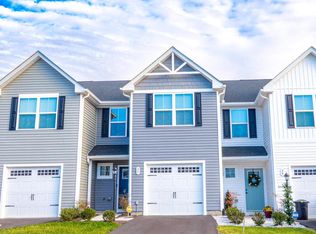 35 Calais Pl, Hedgesville, WV 25427