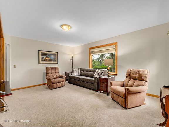 3rd image of 4628 Yackley Ave