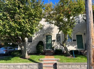 1050 Chestnut St #1, Newton Upper Falls, MA 02464