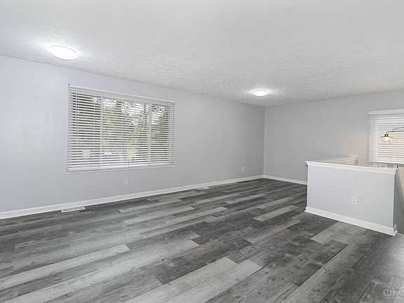 3rd image of 7829 Glen Orchard Dr