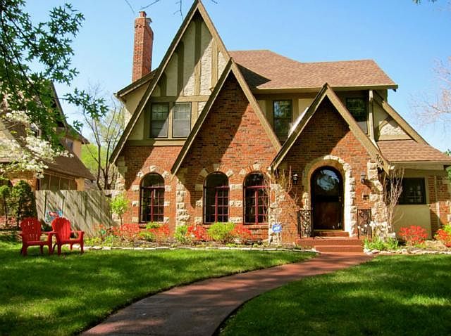 1st image of 704 W Gregory Blvd