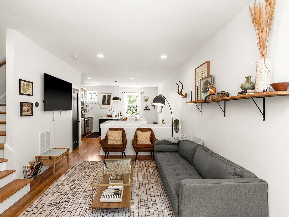 Spacious Living Room with Sleeper Sofa