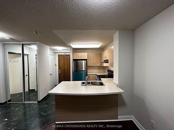 4th image of 105 Victoria St #1003