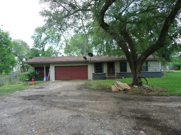 3119 Old Angleton Rd, Lake Jackson, TX 77566